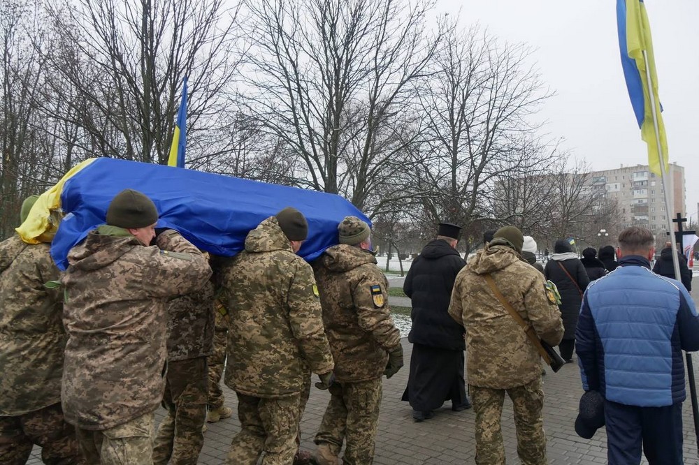 Нікопольщина сьогодні прощається з Героєм (фото) 4 Нікопольщина сьогодні прощається з Героєм (фото) 4