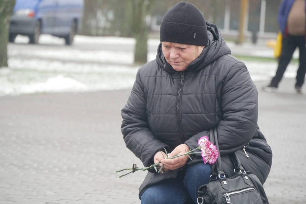 Нікопольщина сьогодні прощається з Героєм (фото) 5 Нікопольщина сьогодні прощається з Героєм (фото) 5