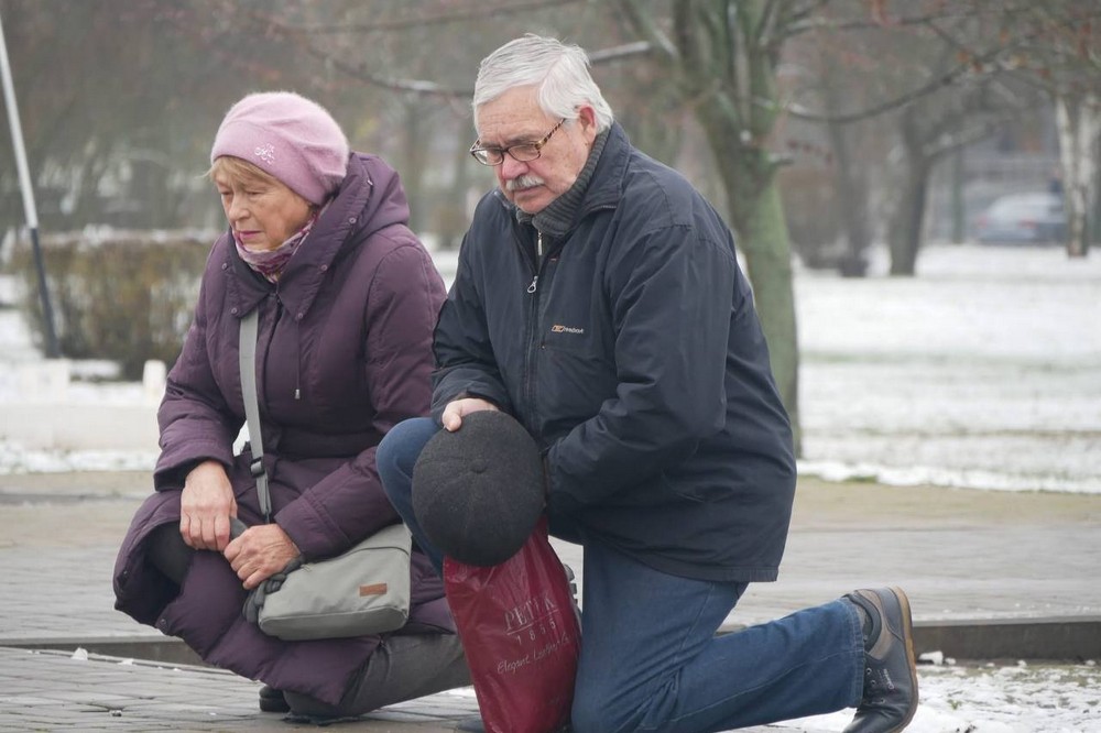 Нікопольщина сьогодні прощається з Героєм (фото) 6 Нікопольщина сьогодні прощається з Героєм (фото) 6