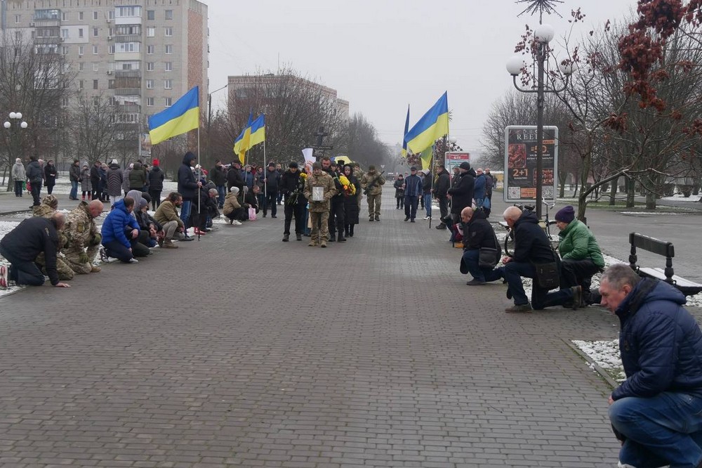 Нікопольщина сьогодні прощається з Героєм (фото) 9 Нікопольщина сьогодні прощається з Героєм (фото) 9