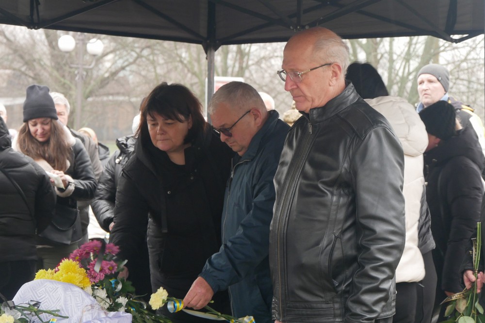 Навіки 25… На Нікопольщині сьогодні провели в останню путь Героя (фото) Навіки 25… На Нікопольщині сьогодні провели в останню путь Героя (фото)