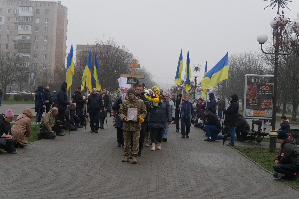 Навіки 25… На Нікопольщині сьогодні провели в останню путь Героя (фото) Навіки 25… На Нікопольщині сьогодні провели в останню путь Героя (фото)