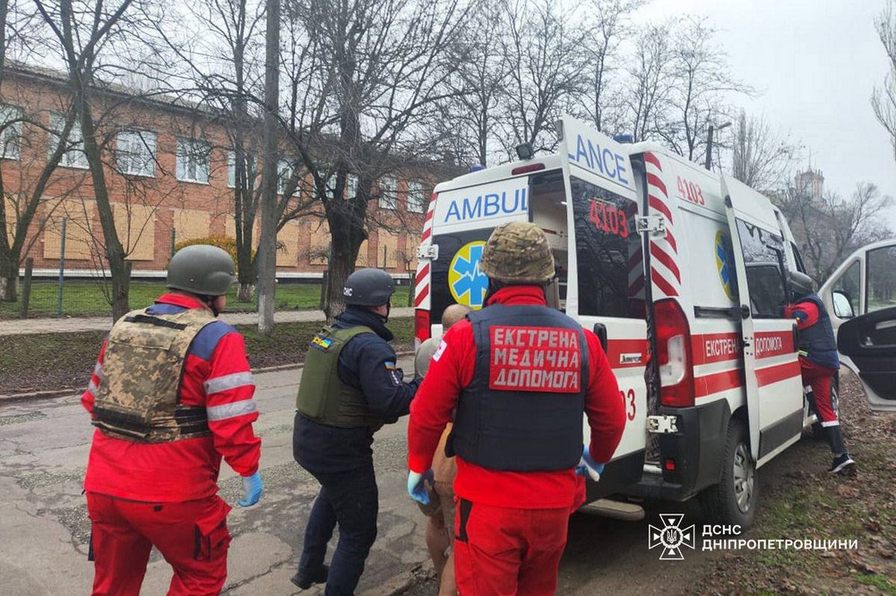 Ракетна атака на Кривий Ріг і поранені на Нікопольщині наслідки атак від ДСНС 4