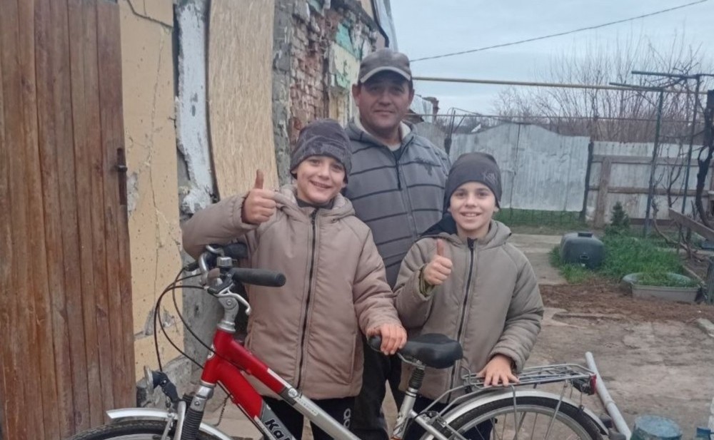 Родині на Нікопольщини благодійники подарували велосипед 2
