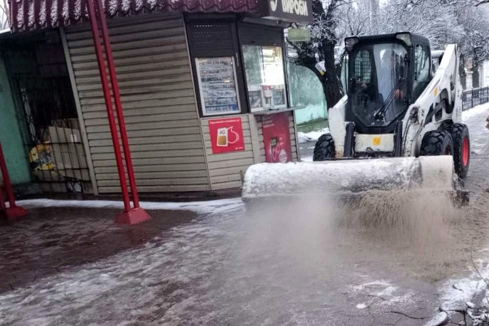 Сніг 8 Сніг 8