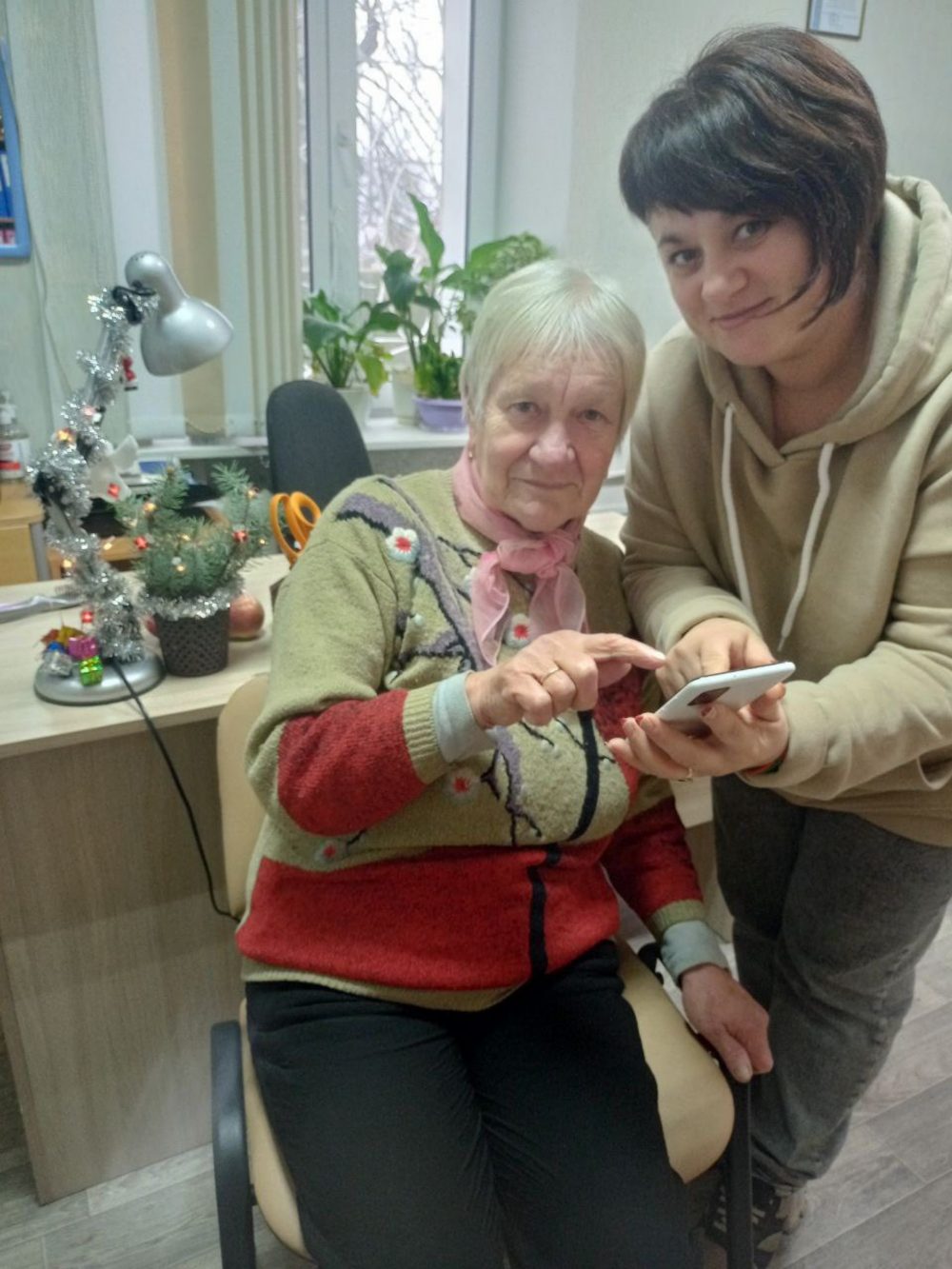 Терцентр Нікополя закликає турбуватися про свої батьків 5