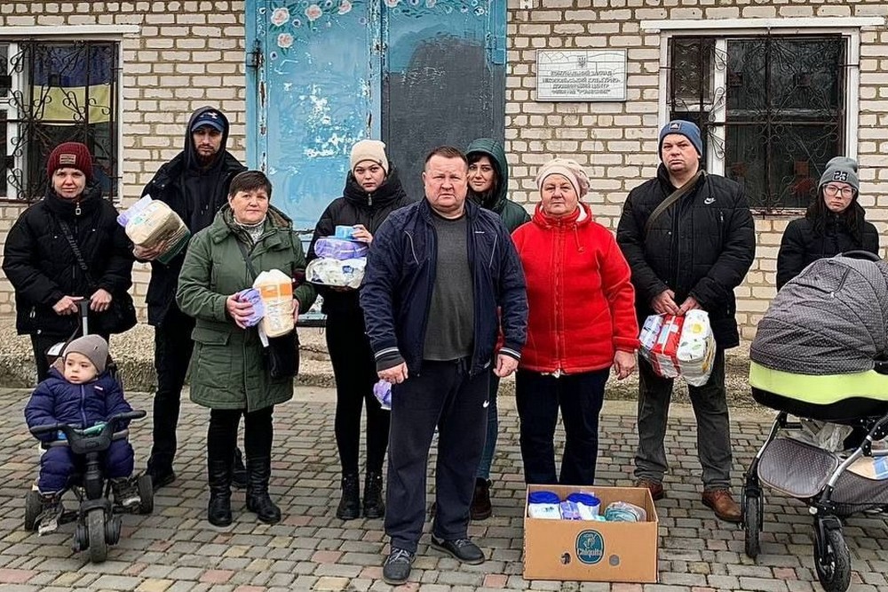 У Нікополі благодійники видали дитяче харчування і засоби особистої гігієни 1 У Нікополі