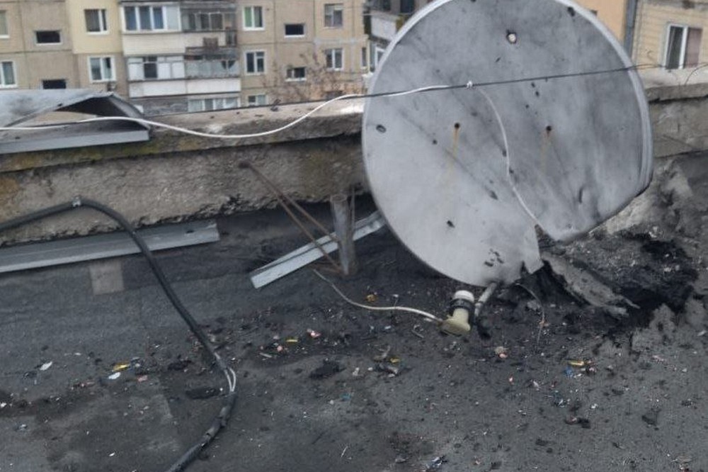 У Нікополі побито багатоповерхівку, виникла пожежа, є руйнування у районі, під ударом також були Криворіжжя і Синельниківщина (фото) 1 У Нікополі побито багатоповерхівку, виникла пожежа, є руйнування у районі, під ударом також були Криворіжжя і Синельниківщина (фото)