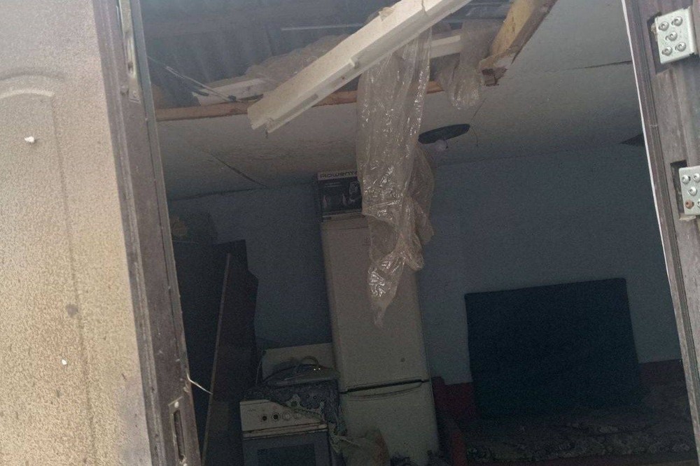 У Нікополі поранено жінку, побито багатоповерхівки, магазин, під обстрілами були також район і Криворіжжя (фото) 6 У Нікополі поранено жінку, побито багатоповерхівки, магазин, під обстрілами були також район і Криворіжжя (фото) 6