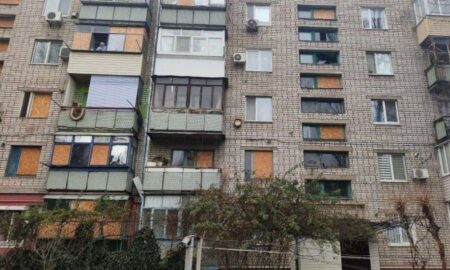 У Нікополі поранено жінку, побито багатоповерхівки, магазин, під обстрілами були також район і Криворіжжя (фото) 8