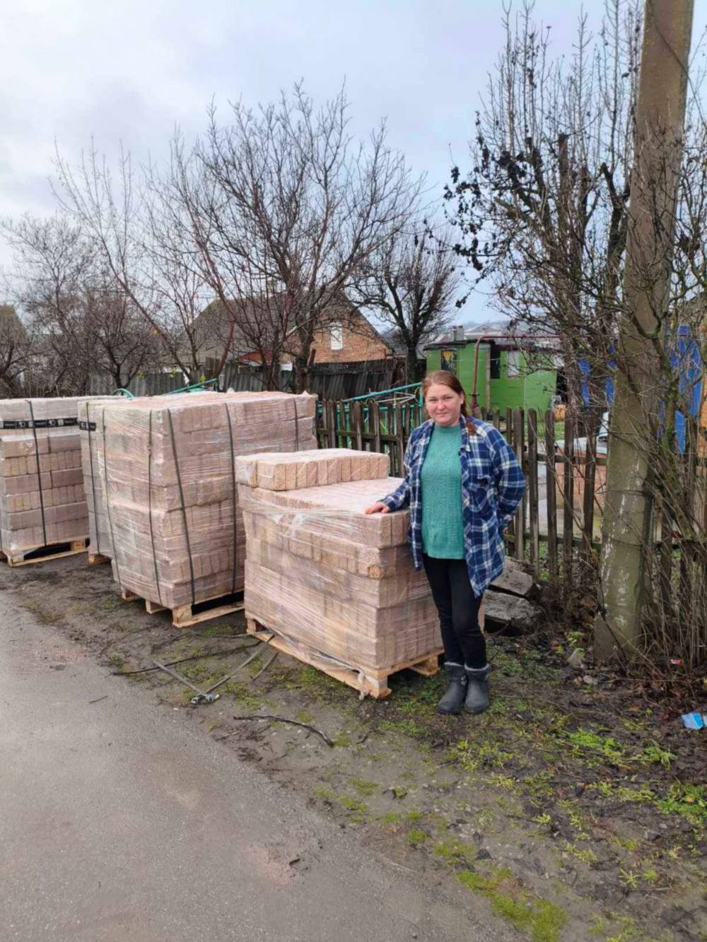  У селах Томаківської громади починається видача паливних брикетів 4