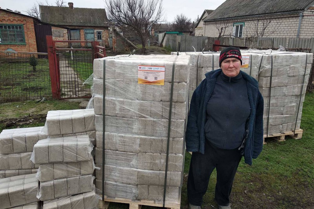  У селах Томаківської громади починається видача паливних брикетів 7