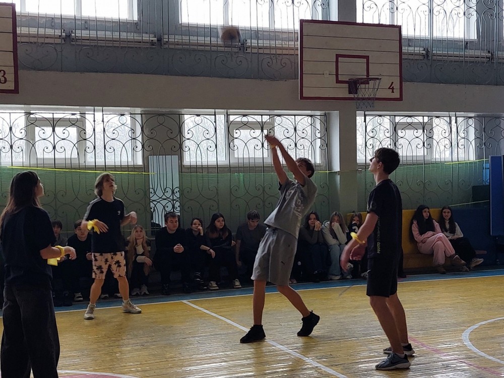 Великий благодійний збір, флешмоби, виставки, змагання: як у Покрові відзначили день ЗСУ