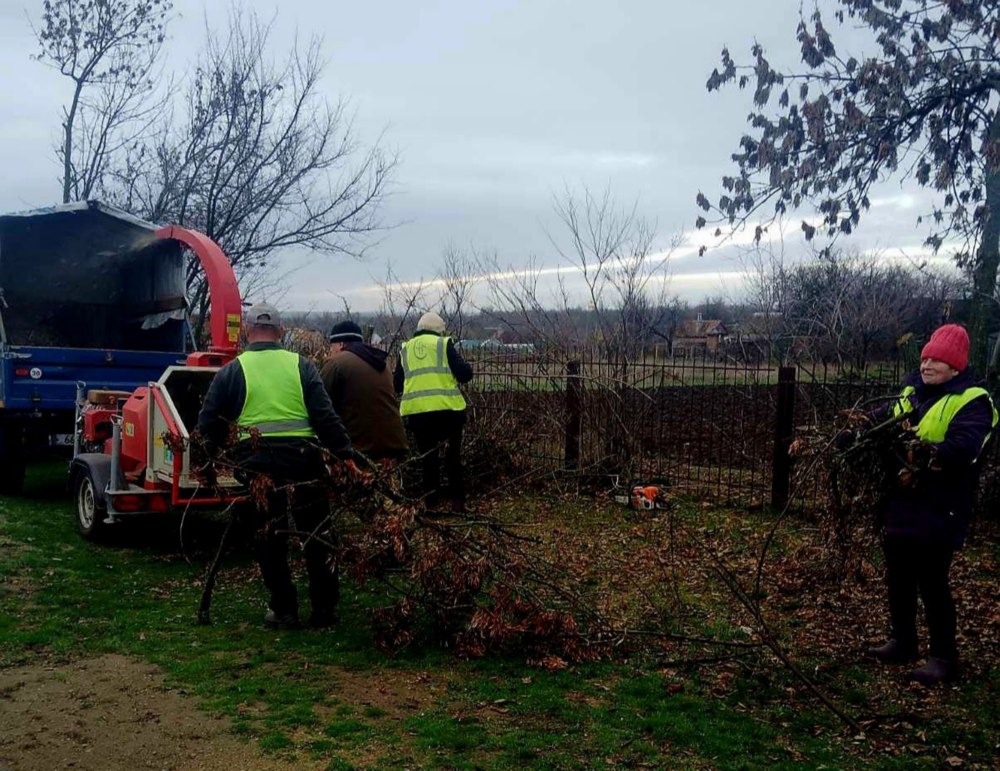 комунальники Марганця 8