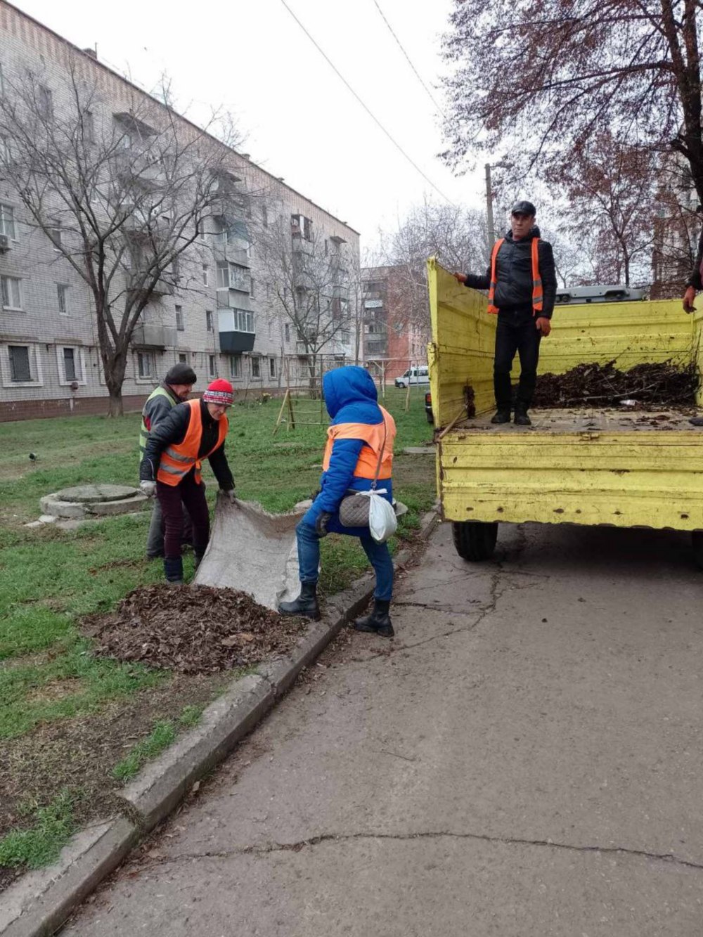 комунальники Марганця 9