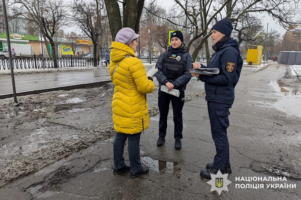 мешканцям Нікополя нагадали про необхідність носіння флікерів 2 мешканцям Нікополя нагадали про необхідність носіння флікерів 2