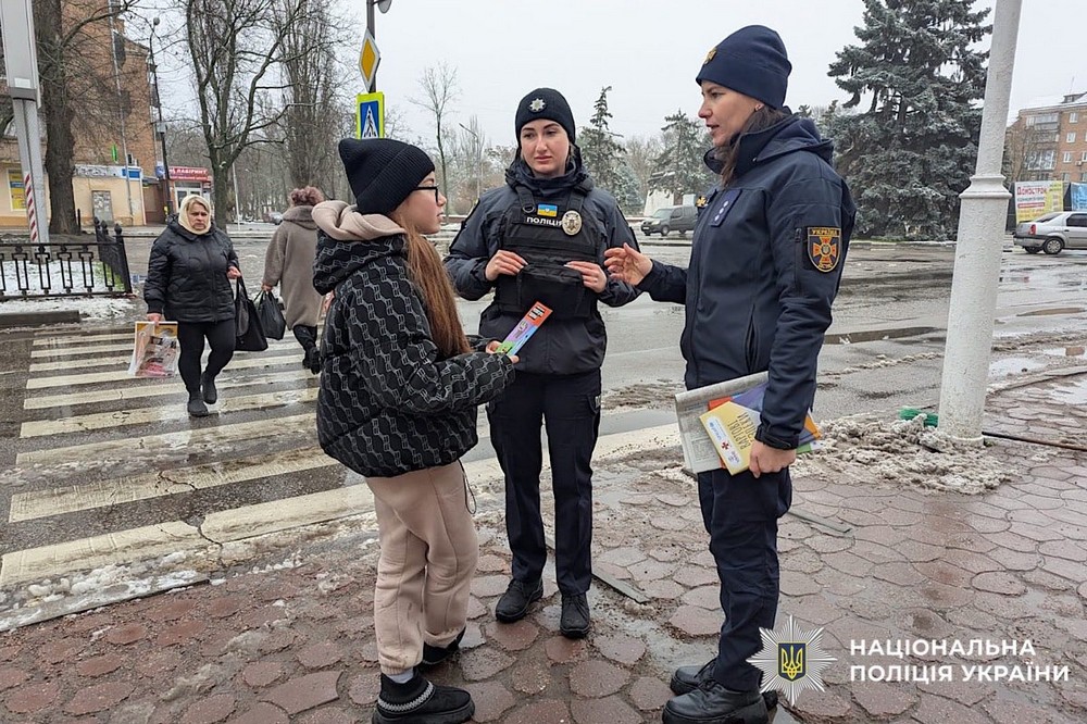 мешканцям Нікополя нагадали про необхідність носіння флікерів 3 мешканцям Нікополя нагадали про необхідність носіння флікерів 3