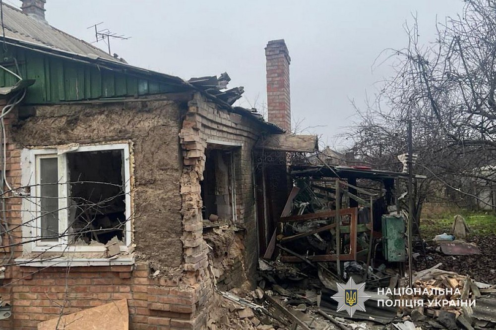 наслідки обстрілів Нікополя та області, зафіксували поліцейські (фото) 7