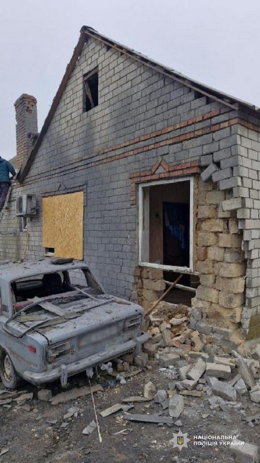 На Нікопольщині поранено чоловіка, понівечено АЗС, будинки, підприємство, під ударом також були Синельниківщина і Павлоградщина – поліція (фото)