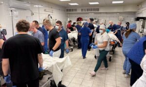 Кров ллється з каталок… У Дніпрі серед поранених багато жінок з відірваними руками і ногами, всі хірурги та анестезіологи стоять в операційних (фото)