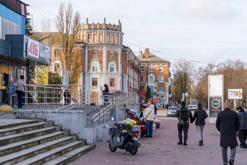 Ворог обстріляв Нікопольщину, Синельниківщину і Самарівський район – 2 поранених, у Дніпрі сьогодні день жалоби