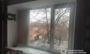 У Нікополі 8 жінок поранено внаслідок атаки FPV-дронів на комунальний заклад, ще 4 людей - від ударів артилерії, всього області 16 поранених і 2 вбитих