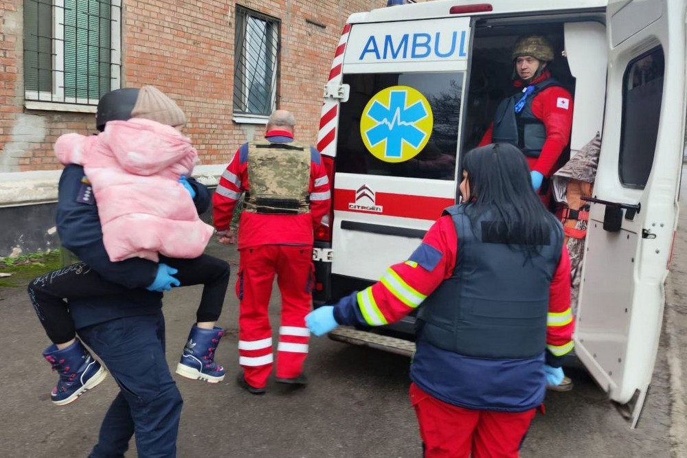У Нікополі вже двоє поранених, серед них 10-річна дитина (фото)