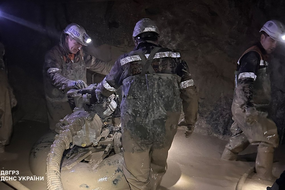 Двоє гірників загинули на шахті Дніпропетровщини Двоє гірників загинули на шахті Дніпропетровщини