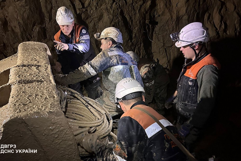 Двоє гірників загинули на шахті Дніпропетровщини Двоє гірників загинули на шахті Дніпропетровщини