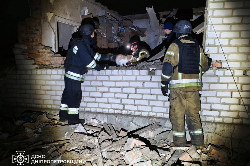 Хлопчик загинув, а батьки поранені – у ДСНС розповіли про смертельний обстріл Дніпропетровщини