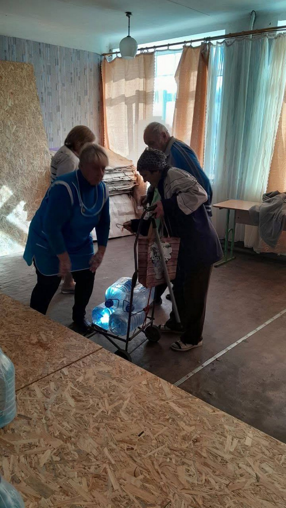 Гуманітарна допомога у Червоногригорівській громаді: що отримали мешканці у листопаді (фото)