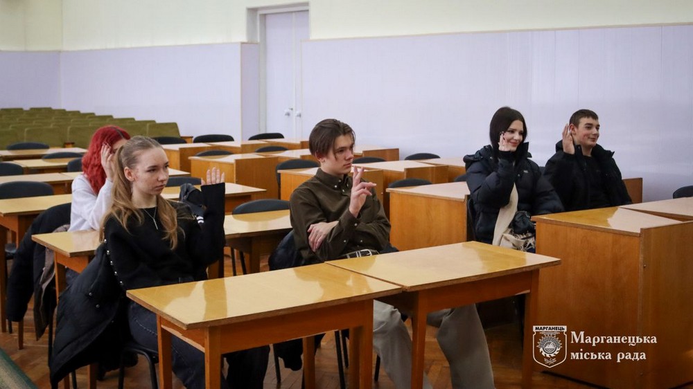 У Марганці сьогодні відбулося перше офлайн засідання Молодіжної ради (фото)