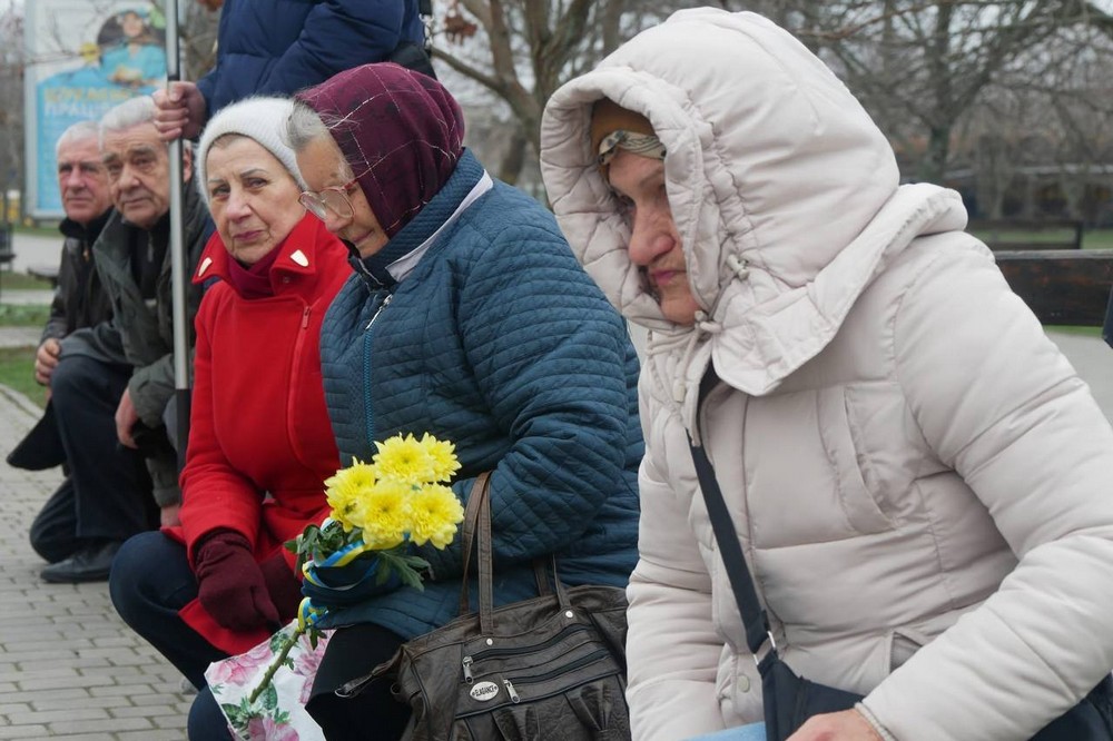 Ще один воїн поповнив небесне військо: на Нікопольщині сьогодні провели в останню путь Захисника (фото)