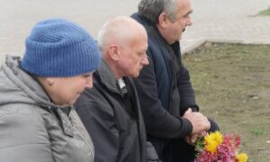 Ще один воїн поповнив небесне військо: на Нікопольщині сьогодні провели в останню путь Захисника (фото)