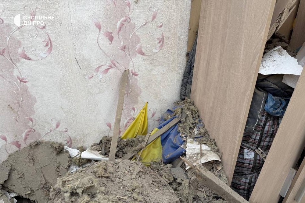 «Віталя ще сидів над сином, так плакав, так плакав…» - сусідка вбитого на Дніпропетровщині 12 -річного хлопчика розповіла про смертельний удар