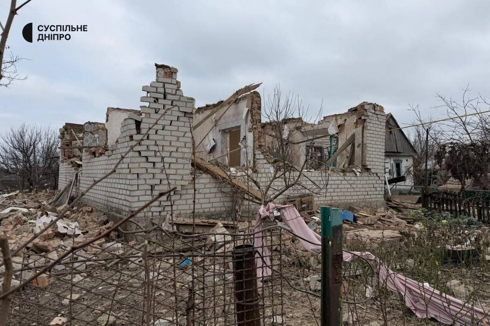 «Віталя ще сидів над сином, так плакав, так плакав…» - сусідка вбитого на Дніпропетровщині 12 -річного хлопчика розповіла про смертельний удар