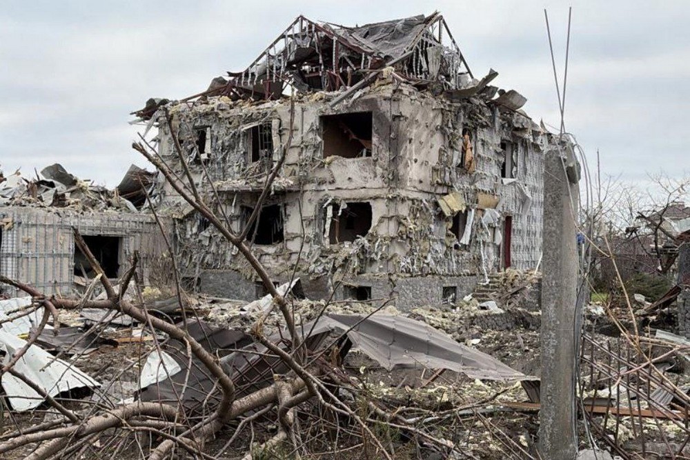 Вранці ворог вдарив ракетою по Дніпровському району: є постраждалі і руйнування 1 Вранці ворог вдарив ракетою по Дніпровському району: є постраждалі і руйнування