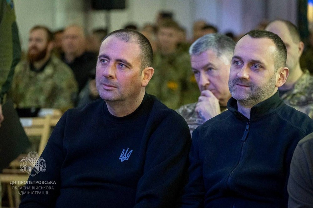 Керівник ДніпроОВА сьогодні привітав оборонців зі святом і вручив нагороди (фото)