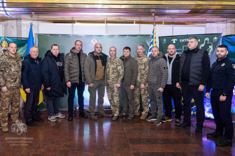 Керівник ДніпроОВА сьогодні привітав оборонців зі святом і вручив нагороди (фото)