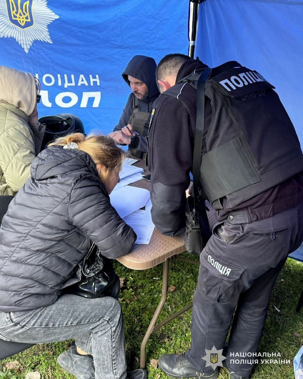 У Нікополі поранено дитину, побито заклади спорту та освіти, АЗС, у передмісті Дніпра троє постраждалих – поліція