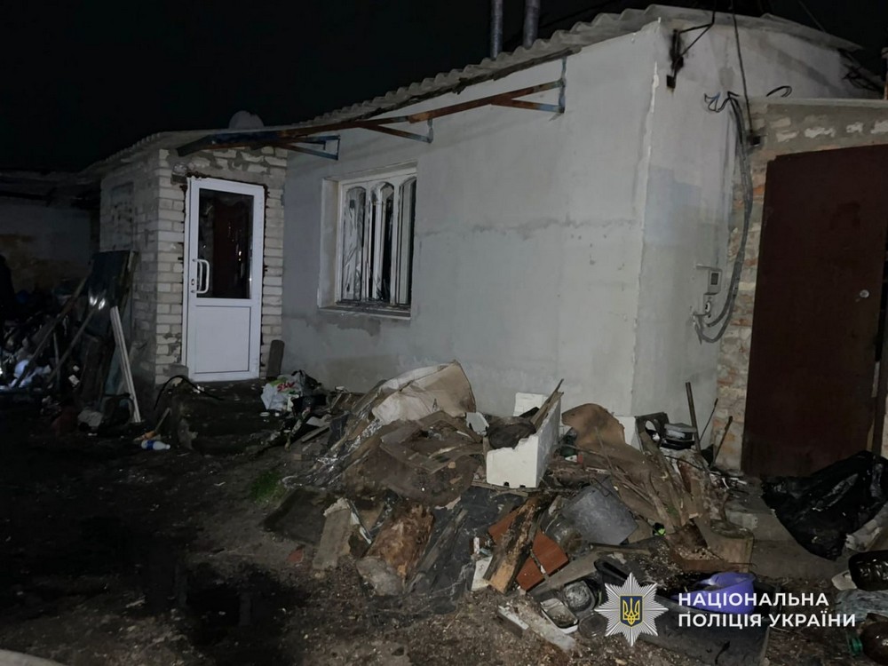 У Нікополі поранено дитину, побито заклади спорту та освіти, АЗС, у передмісті Дніпра троє постраждалих – поліція