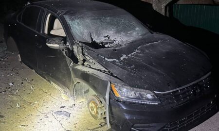 У Нікополі ворог влучив дронами в автівку і будинок, під обстрілами були ще три громади району