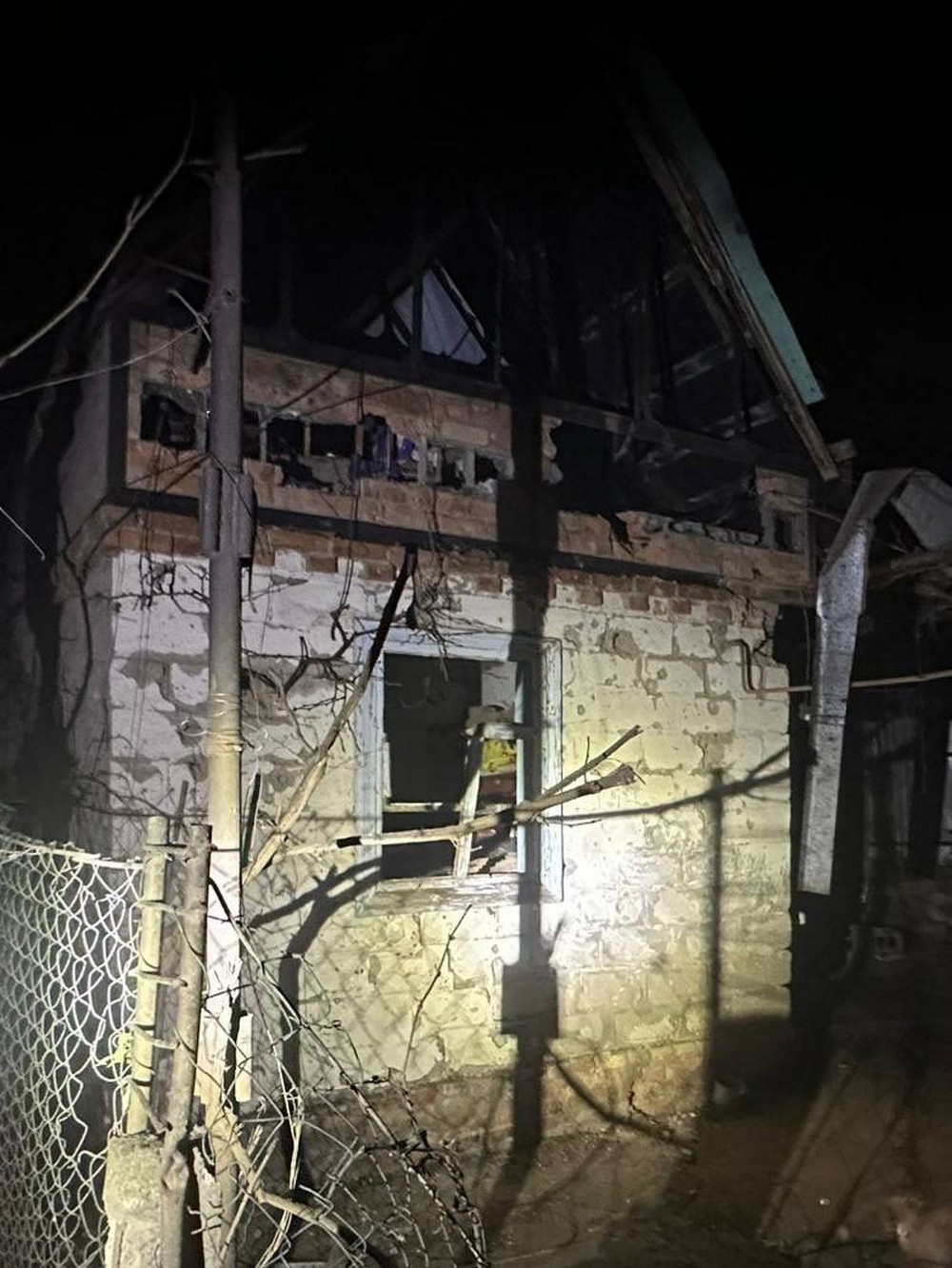 Фото наслідків обстрілів Нікополя Фото наслідків обстрілів Нікополя