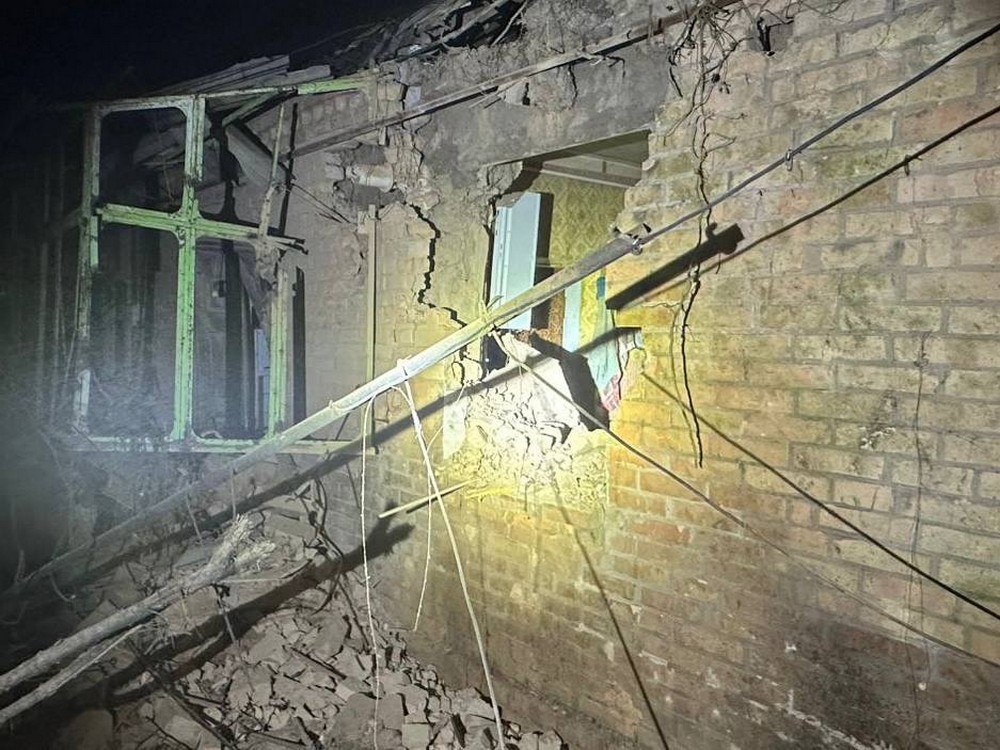 м Фото наслідків обстрілів Нікополя