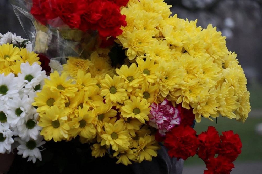 Другий день поспіль над містом «Плине кача»… На Нікопольщині сьогодні провели в останню путь Героя (фото) Другий день поспіль над містом «Плине кача»… На Нікопольщині сьогодні провели в останню путь Героя (фото)