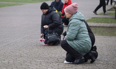 Другий день поспіль над містом «Плине кача»… На Нікопольщині сьогодні провели в останню путь Героя (фото)