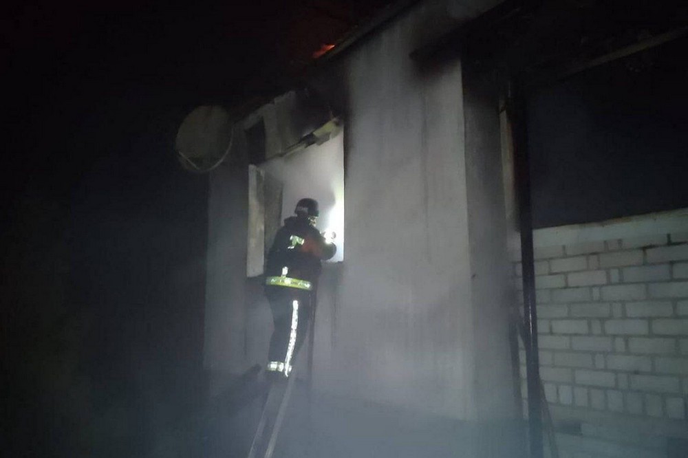 Вбитий і 4 поранених у Павлограді, у Нікополі побито будинки і авто, на Синельниківщині виникла пожежа – важка ніч на Дніпропетровщині 12 грудня Вбитий і 4 поранених у Павлограді, у Нікополі побито будинки і авто, на Синельниківщині виникла пожежа – важка ніч на Дніпропетровщині 12 грудня