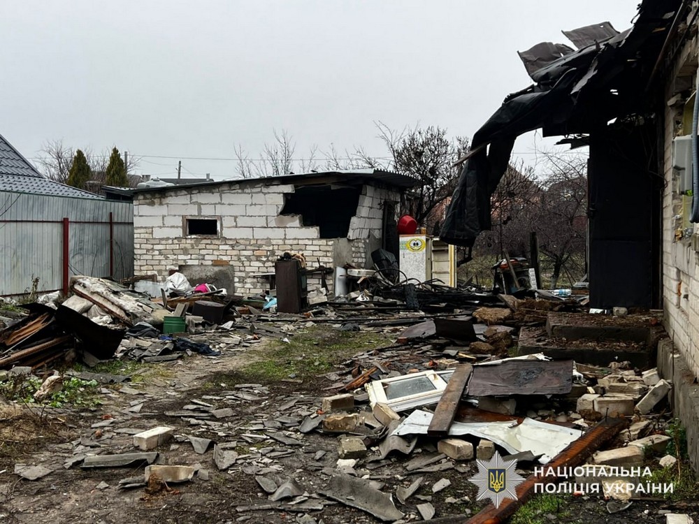 У Нікополі та Павлограді поранені і загиблий: поліція розповіла про наслідки обстрілів області за добу