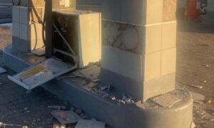 Поранено хлопця, побито АЗС, сталася пожежа: у Нікополі і районі не вщухали обстріли протягом дня (фото)