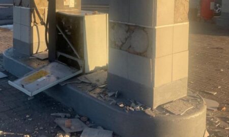 Поранено хлопця, побито АЗС, сталася пожежа: у Нікополі і районі не вщухали обстріли протягом дня (фото)